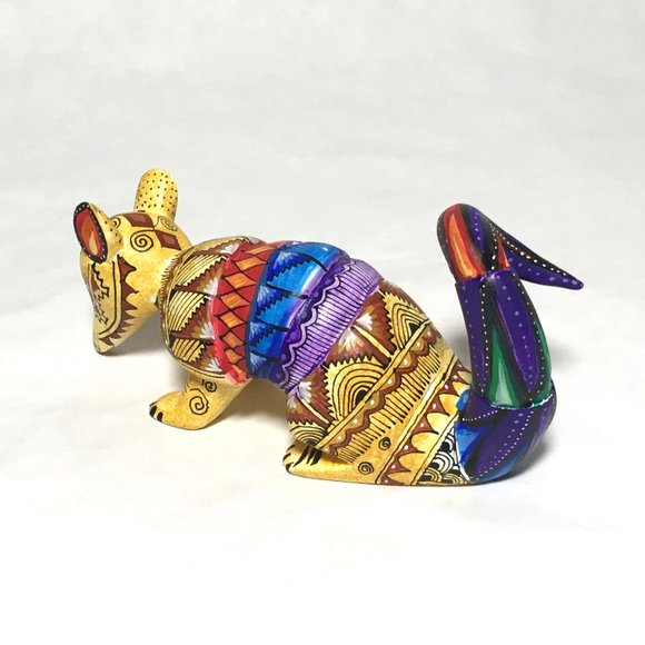 Hand Carved and Painted Armadillo Alebrije. - Picture 4 of 14